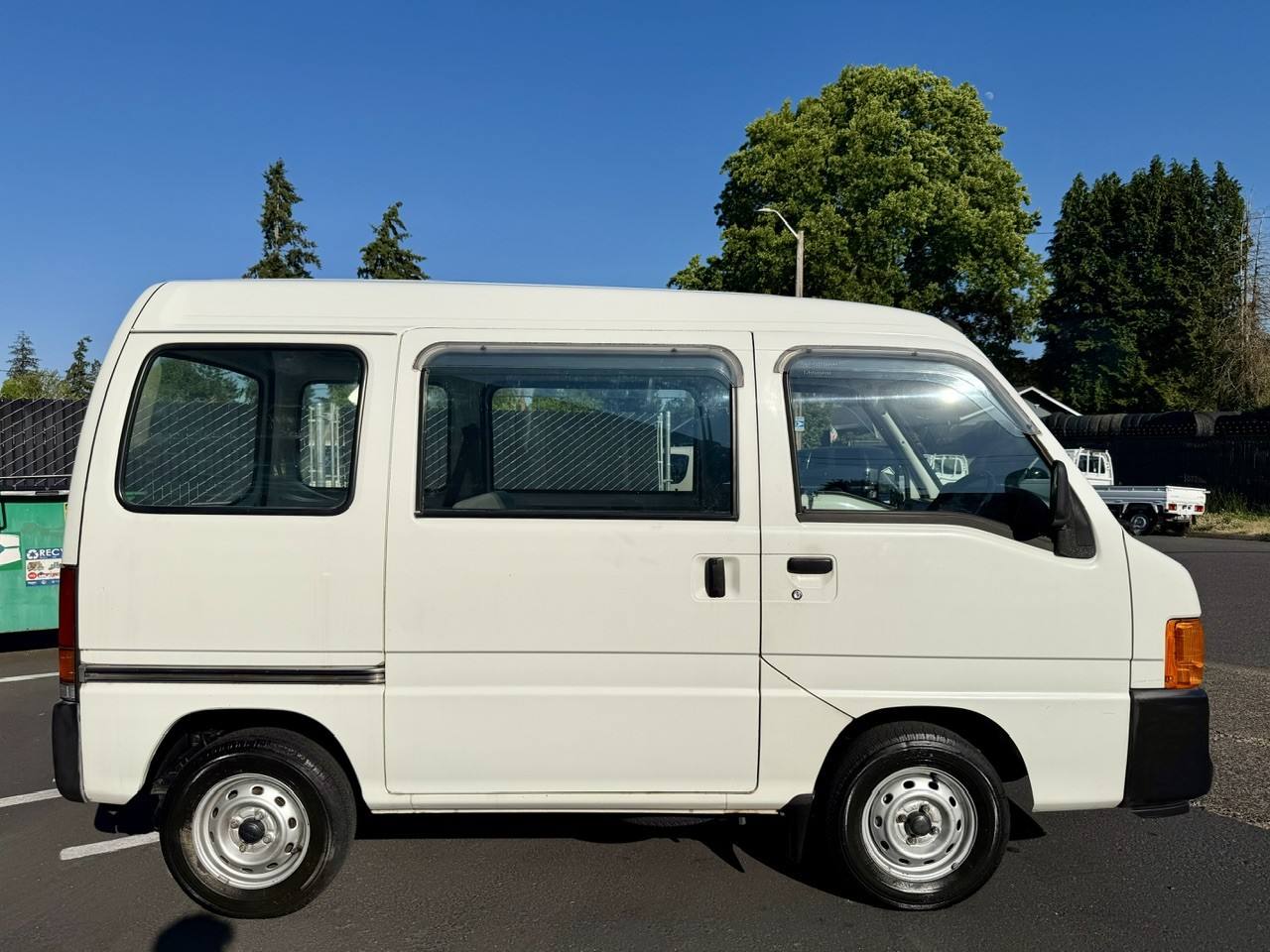 2000 Subaru Sambar Cargo Van EFI RWD, PS, AC, 5MT Airbag