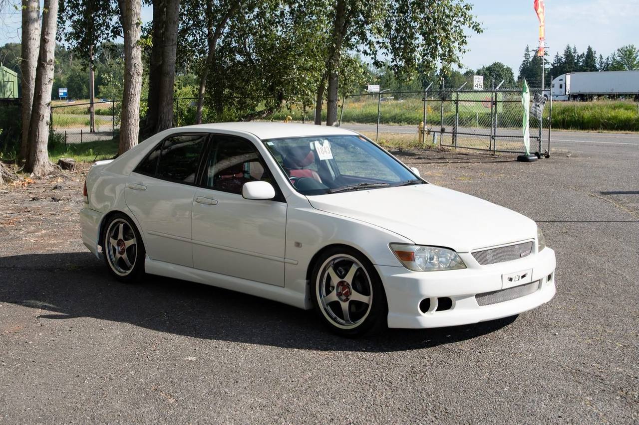 2001 Toyota Altezza RS200 Qualitat Aero RWD, Red Interior, 6MT