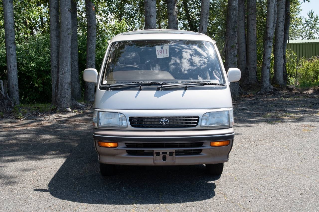 1994 Toyota Hiace Super Custom 4WD 3.0L EFI Turbo Diesel, 5MT