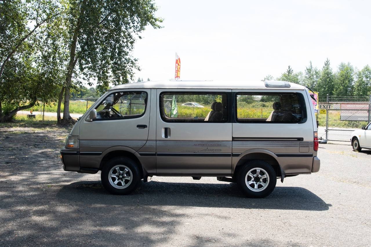 1994 Toyota Hiace Super Custom 4WD 3.0L EFI Turbo Diesel, 5MT