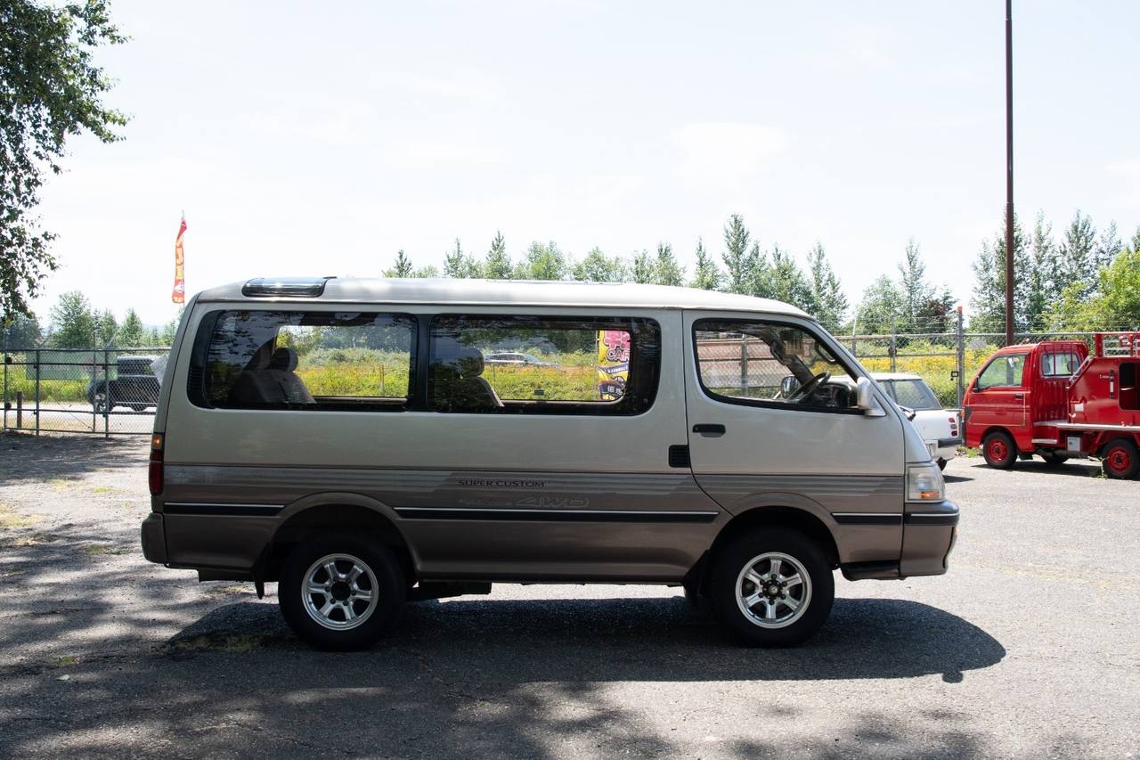1994 Toyota Hiace Super Custom 4WD 3.0L EFI Turbo Diesel, 5MT