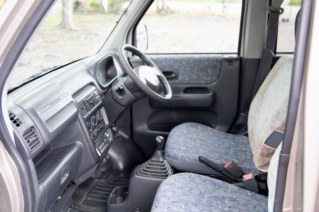 2001 Honda Vamos Mid-Engine, AC, PS, PW, PL, Airbags, 5MT