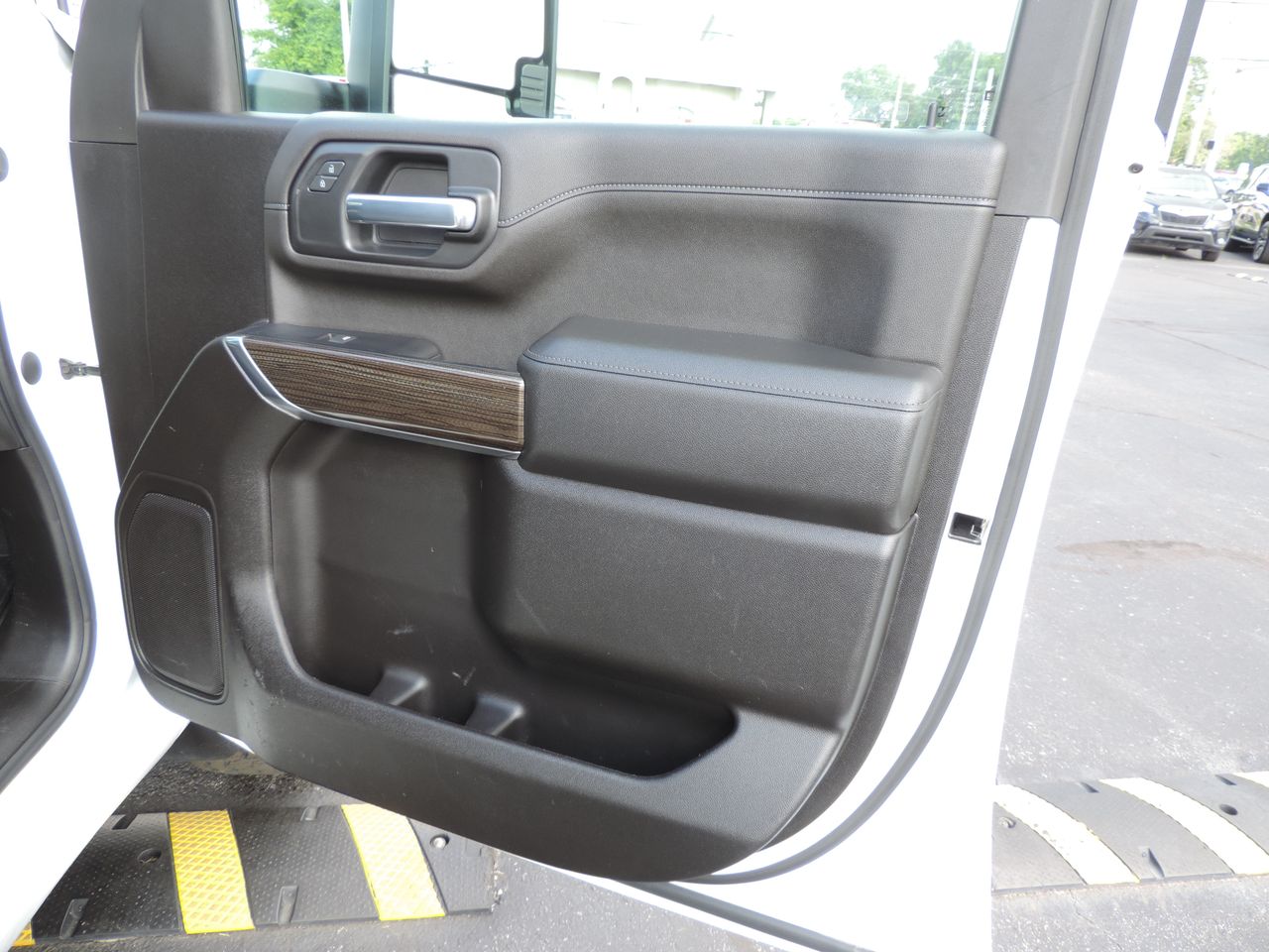 2022 Chevrolet Silverado 3500HD Crew Cab LT Utility Bed 4WD