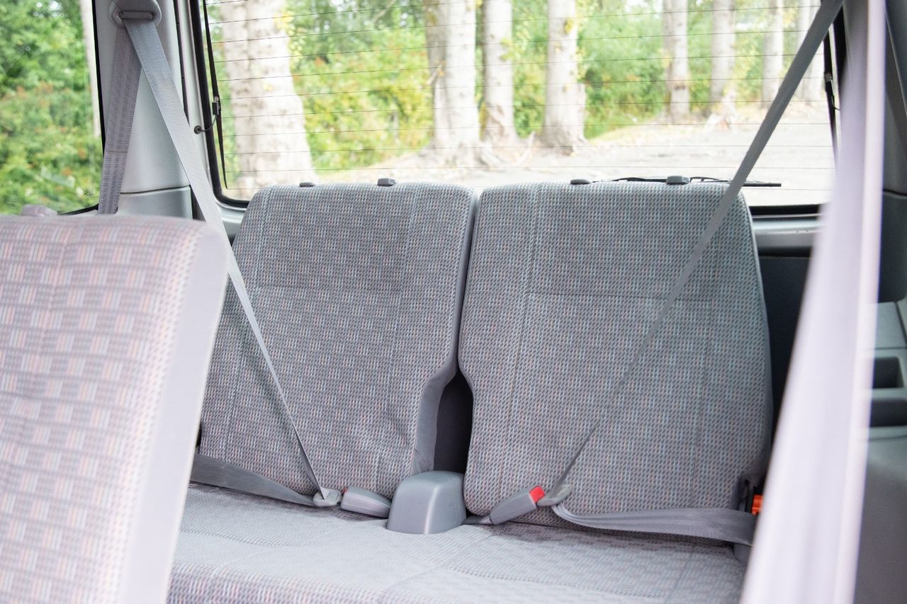 2001 Daihatsu Atrai 7 EFI 1.3L 4WD, PW, PL, PS, AC, 7 Passenger, 5MT