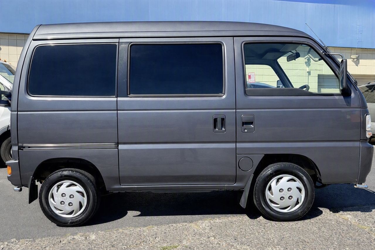 1998 Honda Street V RealTime 4WD, Mid-Engine, PS, AC, 5MT