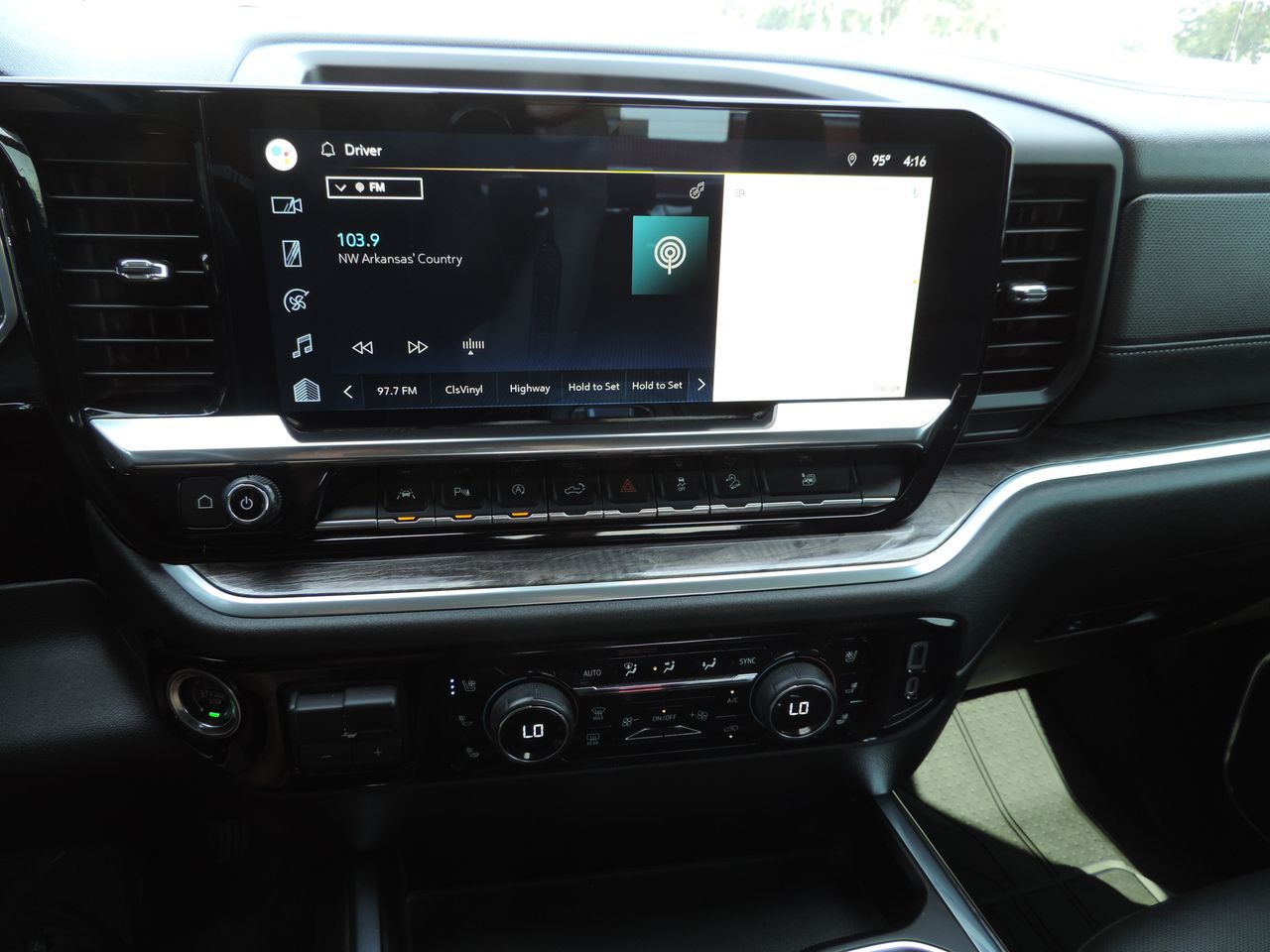 2022 Chevrolet Silverado 1500 LTZ Crew Cab 4WD