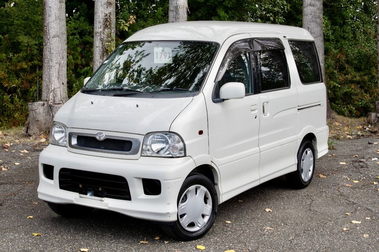 2001 Toyota Sparky X 4WD, AC, PW, PL, Fully Loaded, Automatic