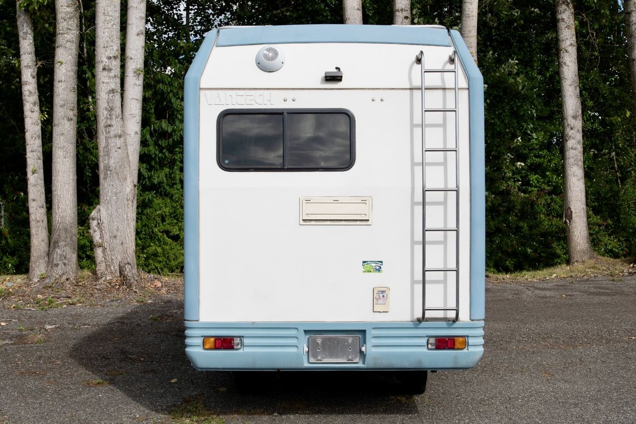 2000 Toyota Camroad  ZiL Camper RWD, Fully Loaded, Automatic