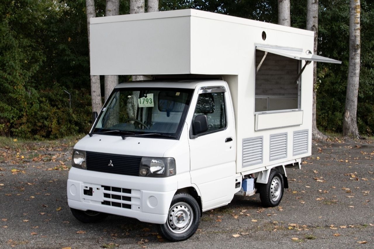 2001 Mitsubishi Minicab EFI Food Truck w/ Dual Windows, AC, PS, 5MT
