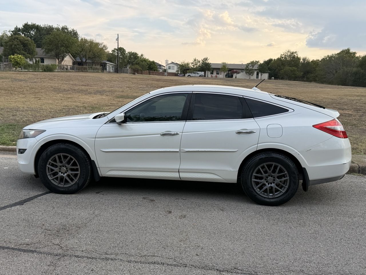 2010 Honda Accord Crosstour EX-L 2WD 5-Spd AT w/Nav