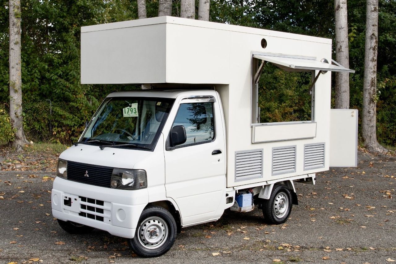 2001 Mitsubishi Minicab EFI Food Truck w/ Dual Windows, AC, PS, 5MT