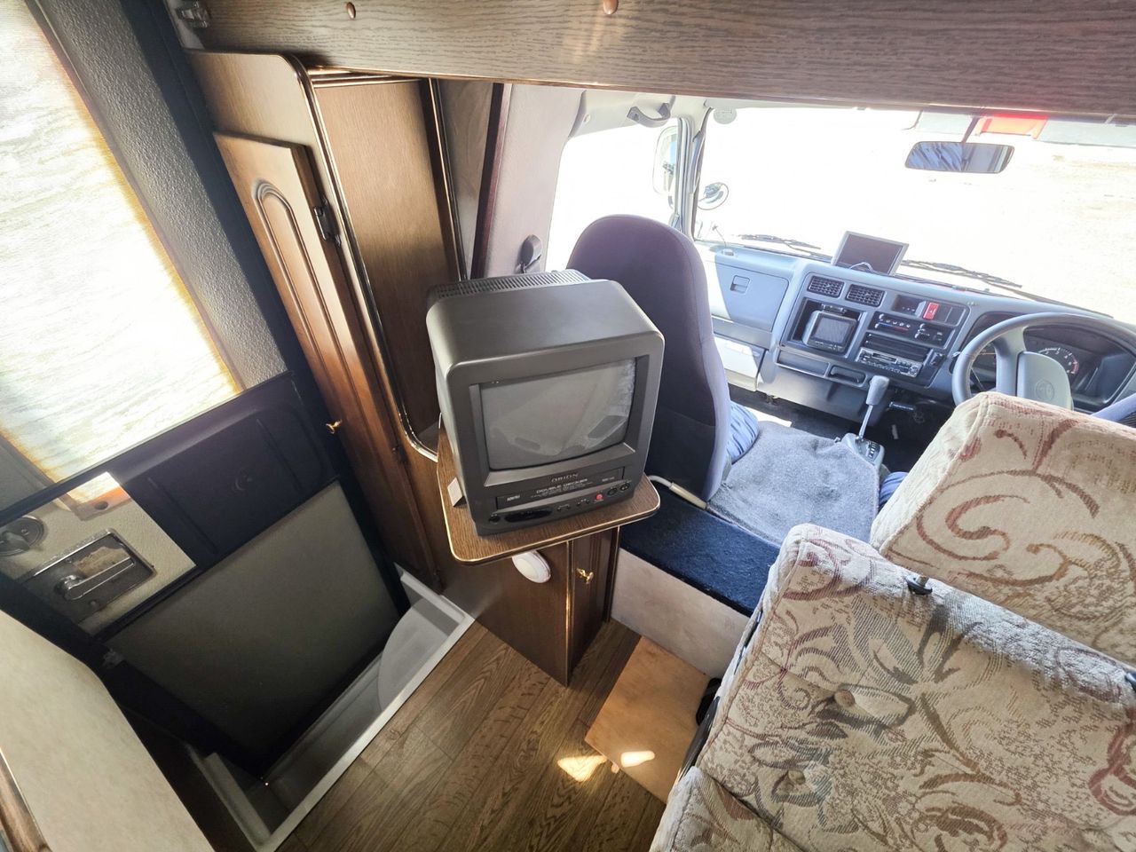 1998 Toyota Camroad  Liberty 5.0 Camper RWD, Fully Loaded, Auto