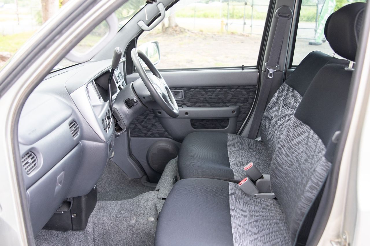 2001 Toyota Sparky X RWD, PS, PW, PL, AC, Airbags, 7 Pass, Auto