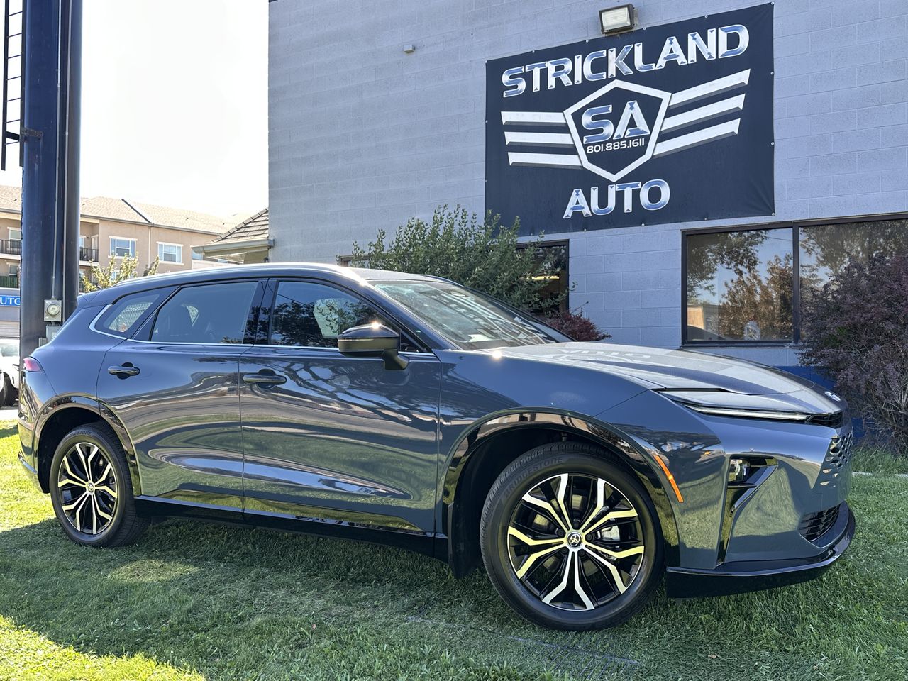 2025 Toyota Crown Signia Limited