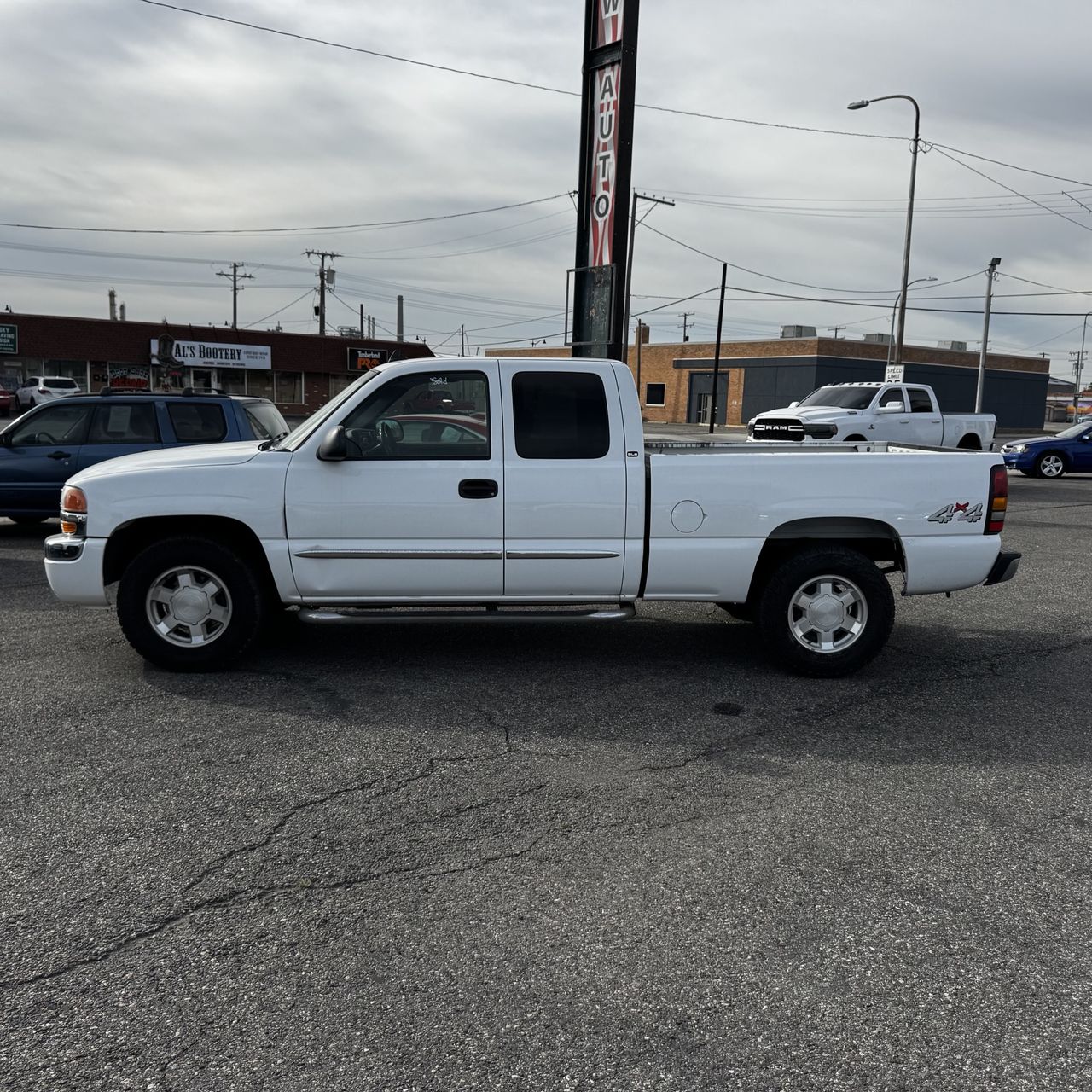 2007 GMC Sierra Classic 1500 Work Truck Ext. Cab Long Box 4WD