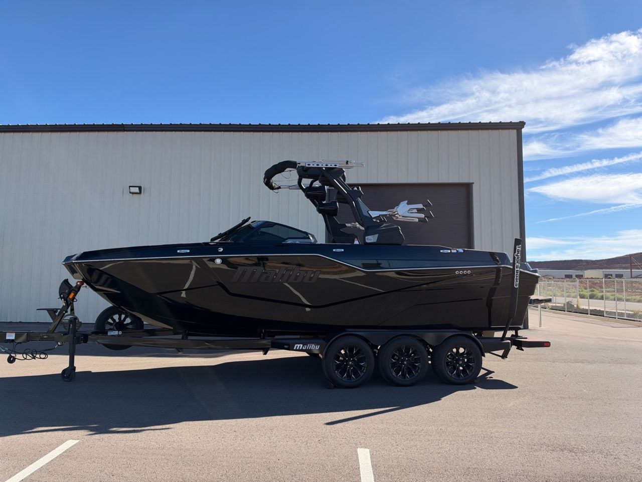 2025 Malibu M242