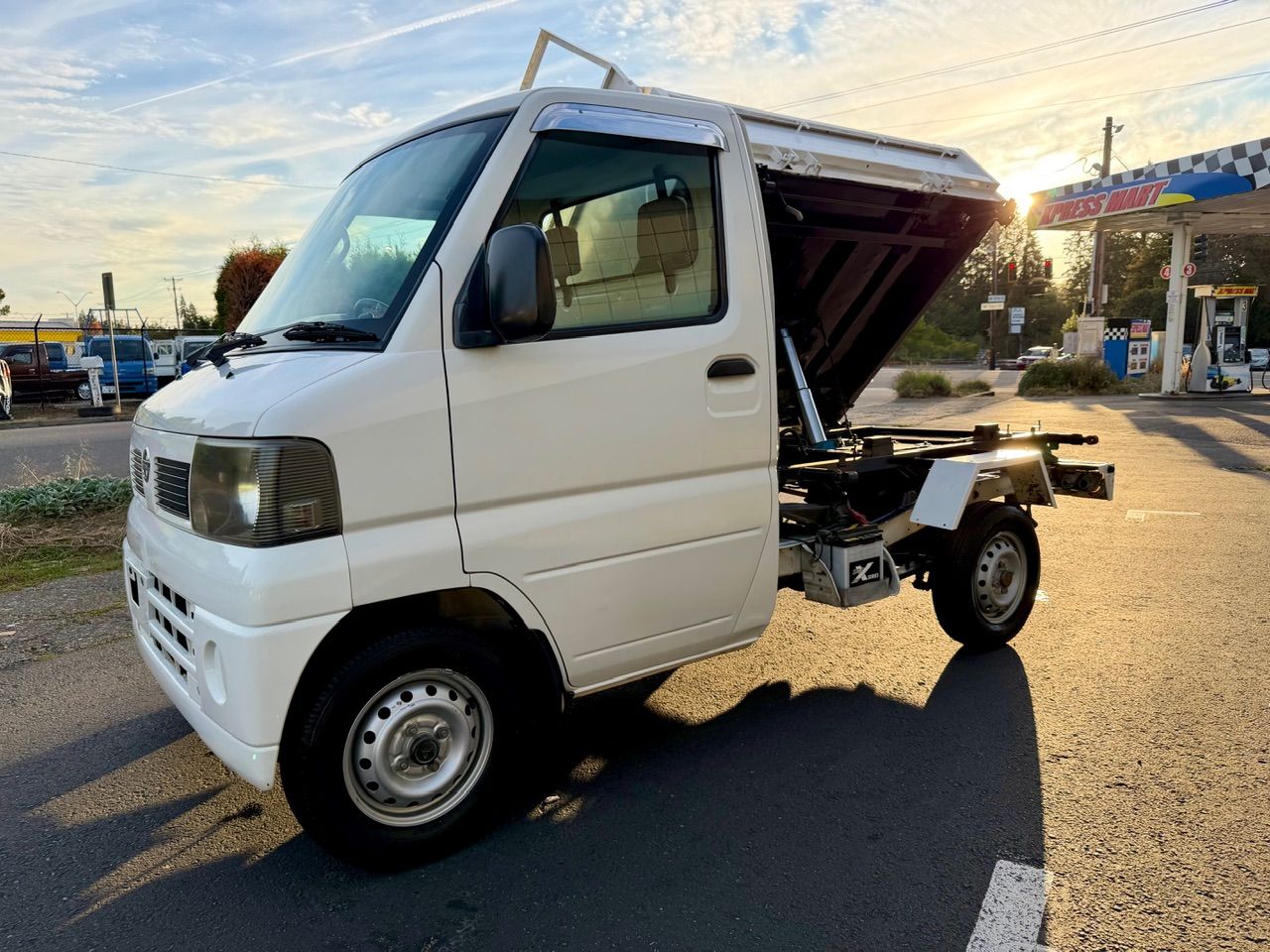 2001 Nissan Clipper HD Dump 3-Way, 4WD, 2Hi-4Hi, AC, PS, Auto, Rare!