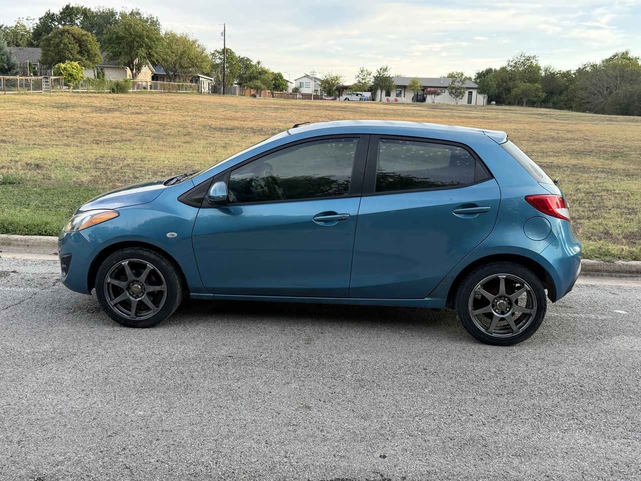2011 Mazda MAZDA2 Touring