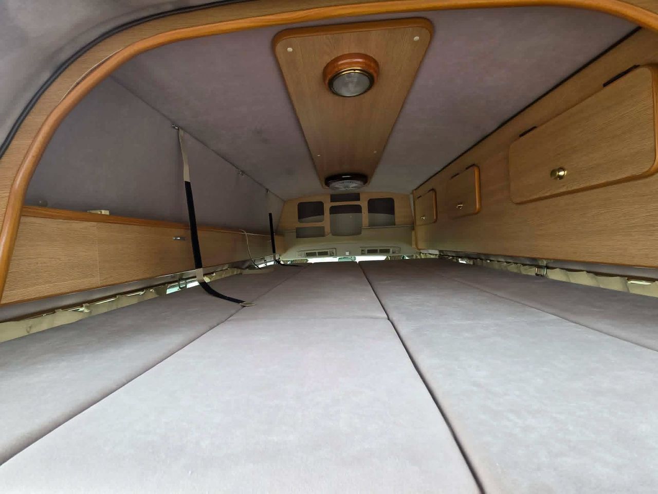 1999 Toyota Granvia Grand Hiace Camper 4WD, Fully Loaded, Auto