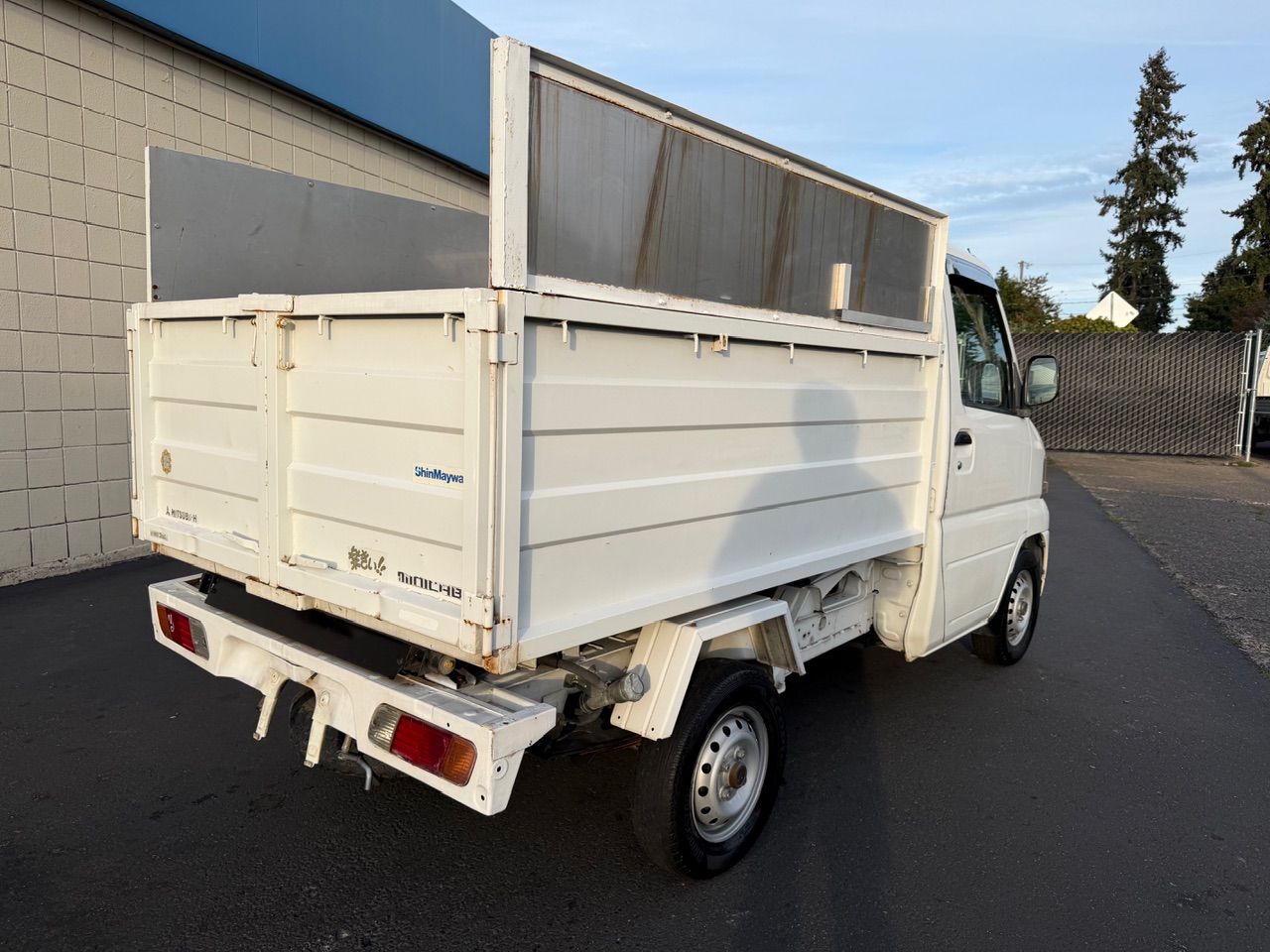 2001 Mitsubishi Minicab HD Deep Dump 4WD, 2Hi-4Hi-4Lo, PS, AC, 5MT