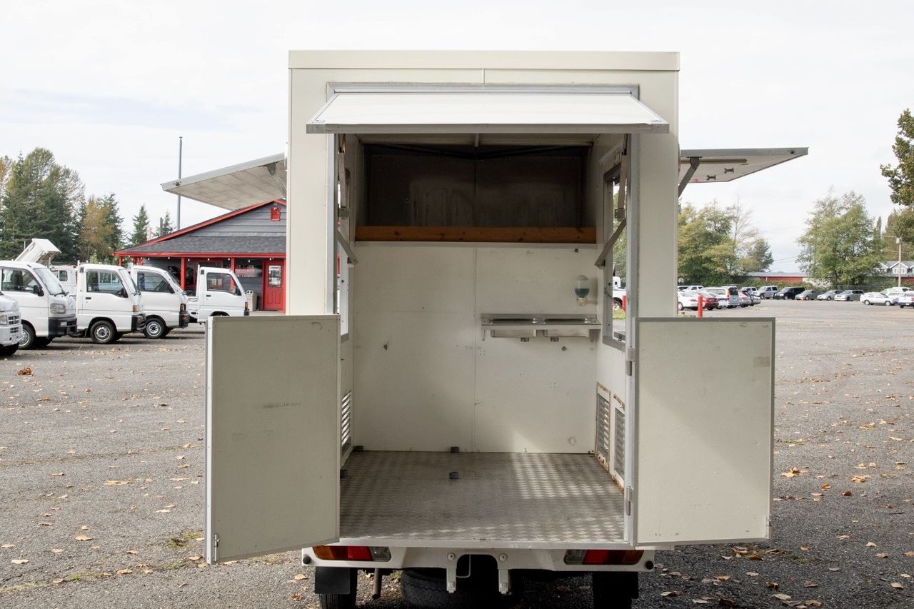 2001 Mitsubishi Minicab EFI Food Truck w/ Dual Windows, AC, PS, 5MT