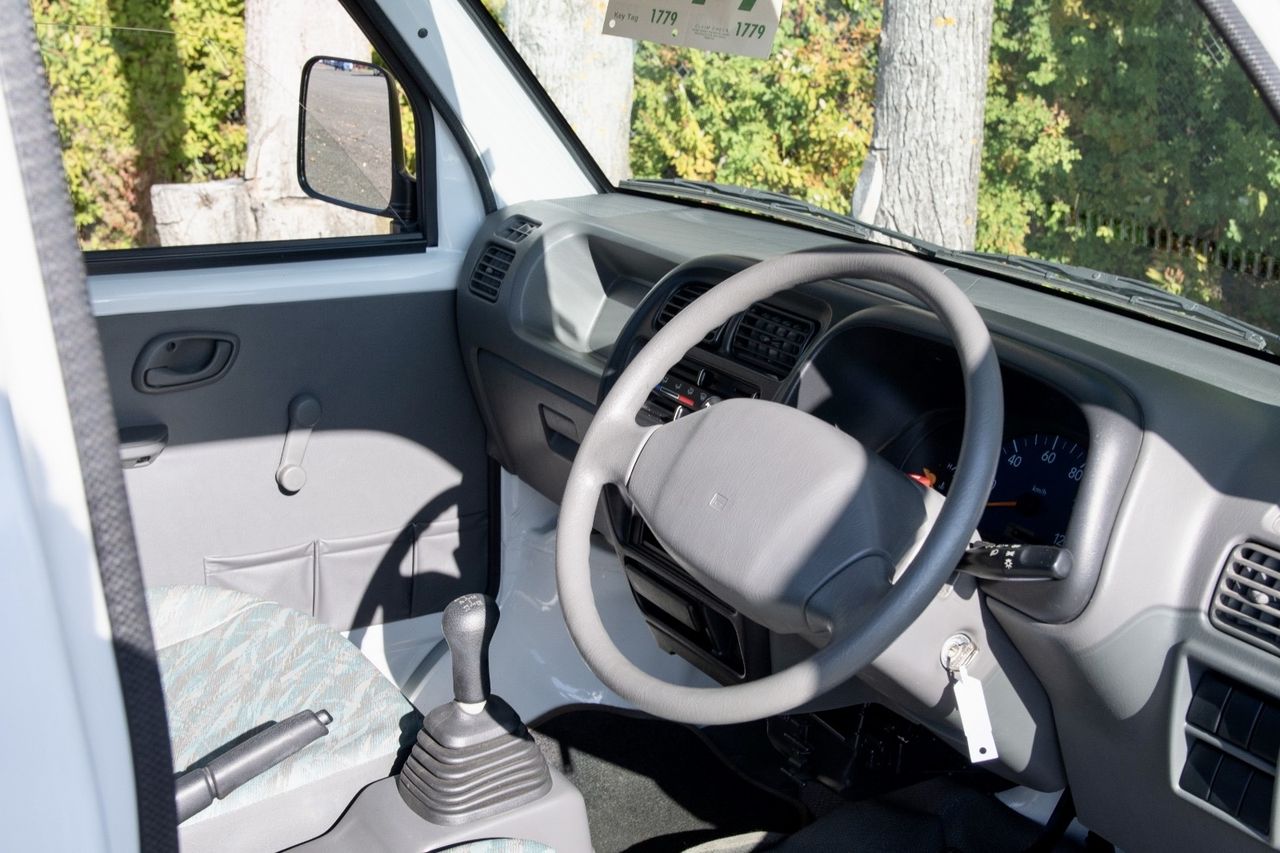 2001 Suzuki Carry EFI 2WD, 5MT, Like New ONLY 1600 Miles!
