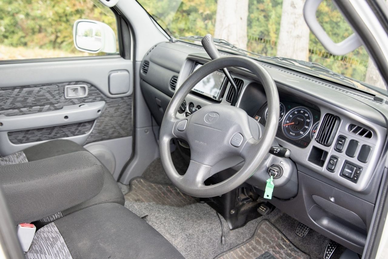2001 Toyota Sparky X 4WD, AC, PW, PL, Fully Loaded, Automatic