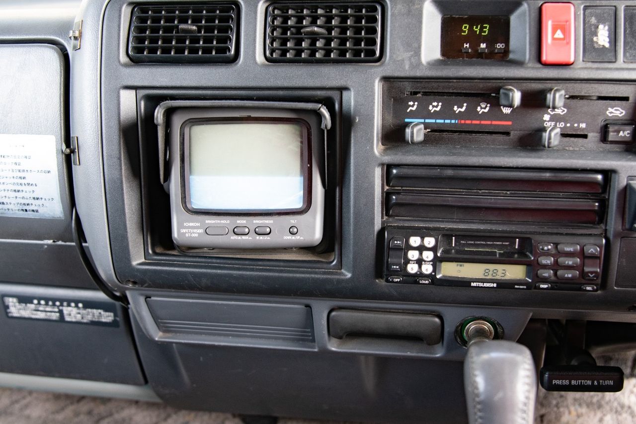 2000 Toyota Camroad  ZiL Camper RWD, Fully Loaded, Automatic