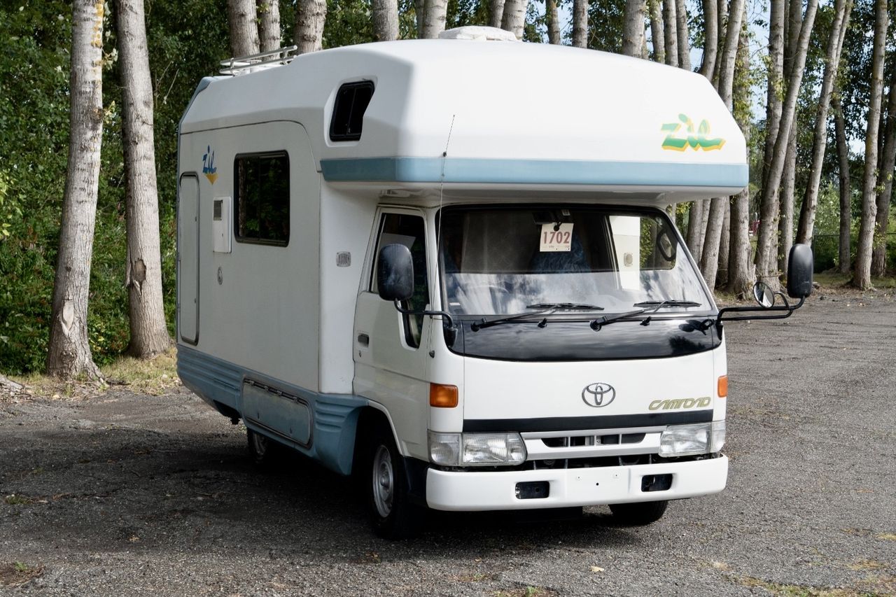 2000 Toyota Camroad  ZiL Camper RWD, Fully Loaded, Automatic