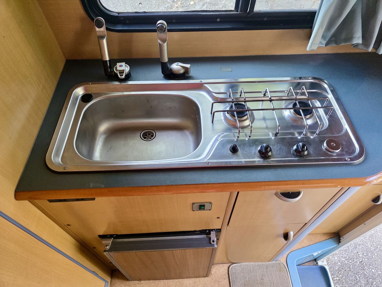 2000 Toyota Camroad  ZiL Camper RWD, Fully Loaded, Automatic