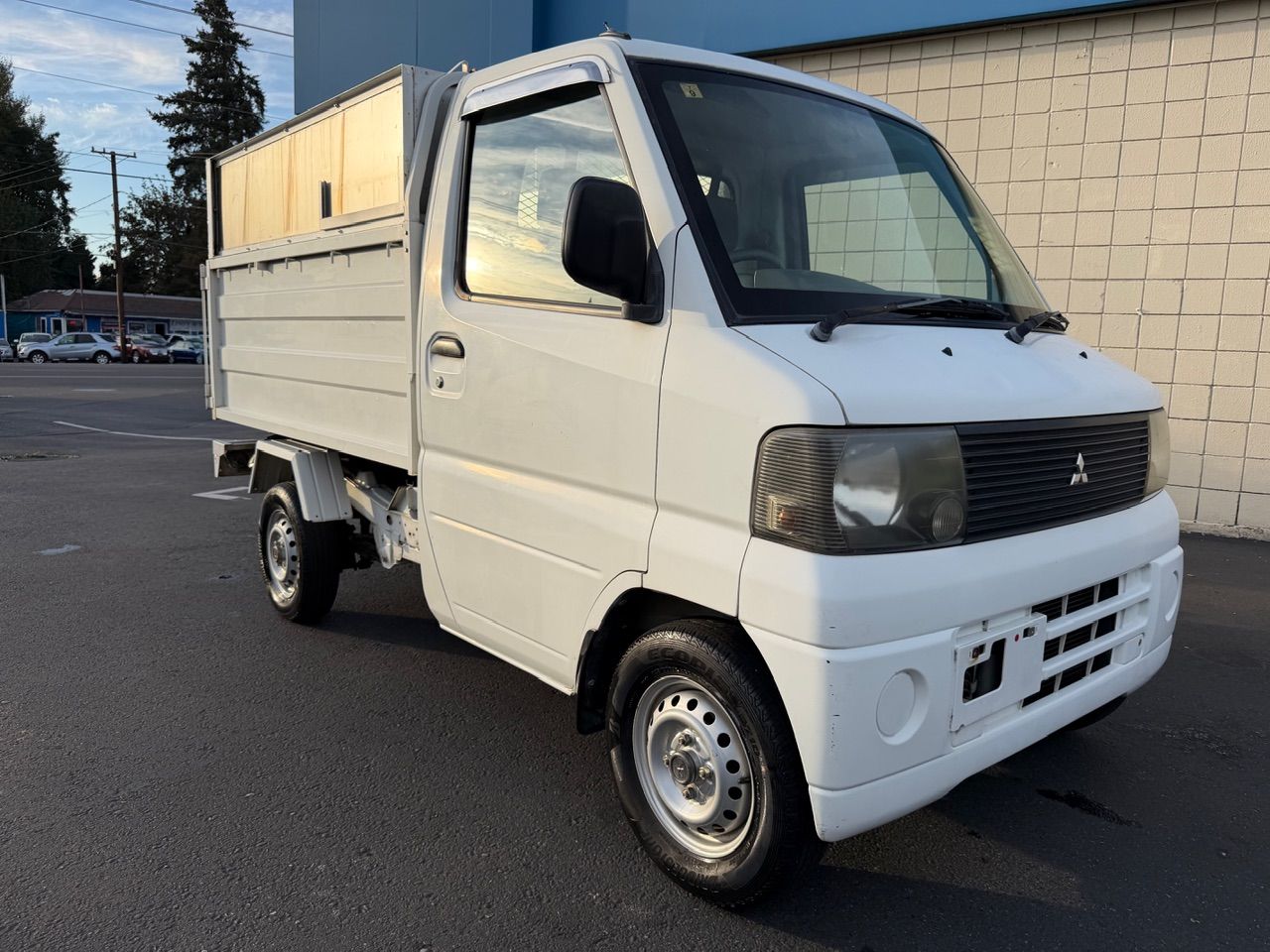 2001 Mitsubishi Minicab HD Deep Dump 4WD, 2Hi-4Hi-4Lo, PS, AC, 5MT