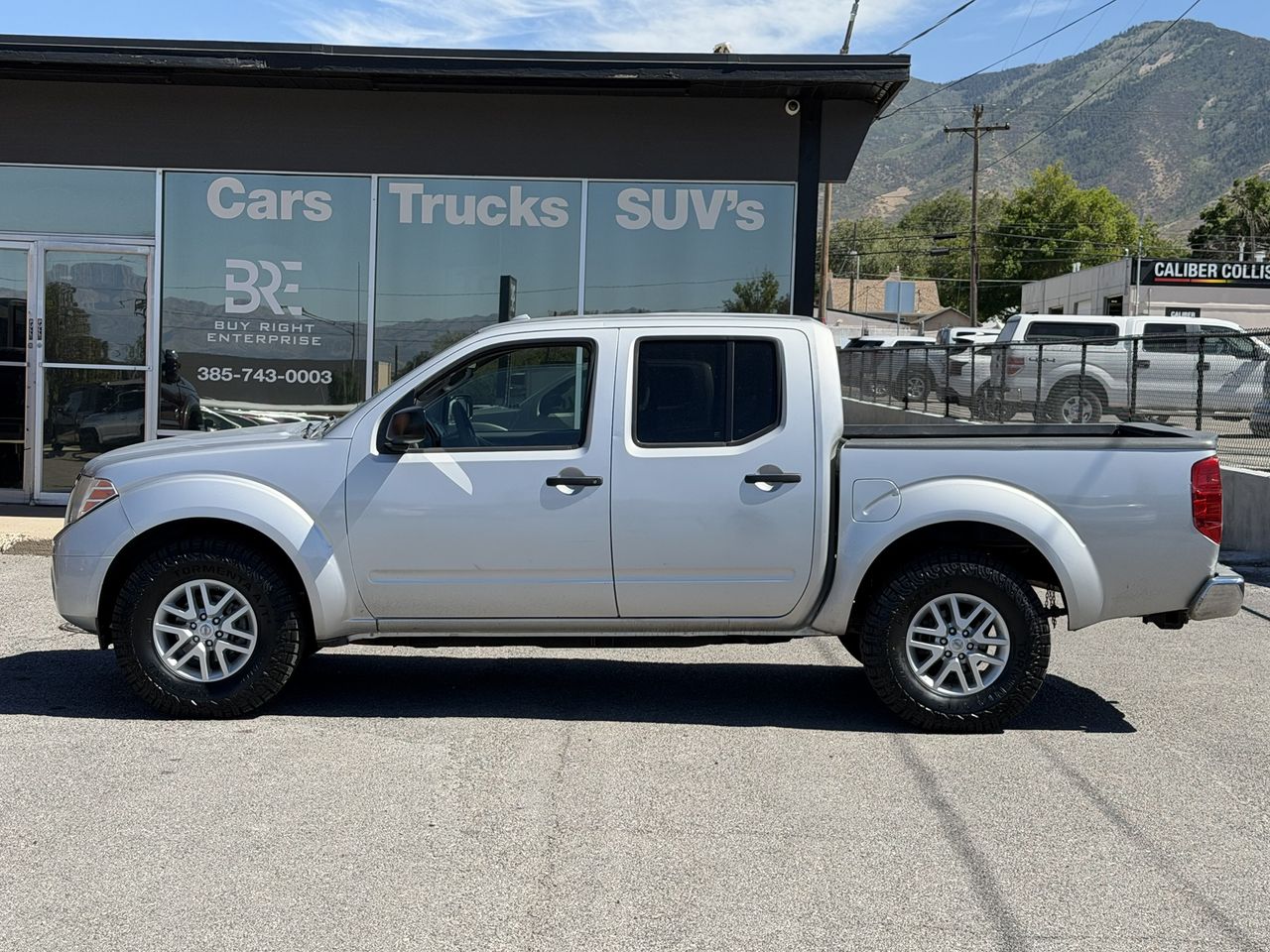 2017 Nissan Frontier SV Crew Cab 6MT 4WD