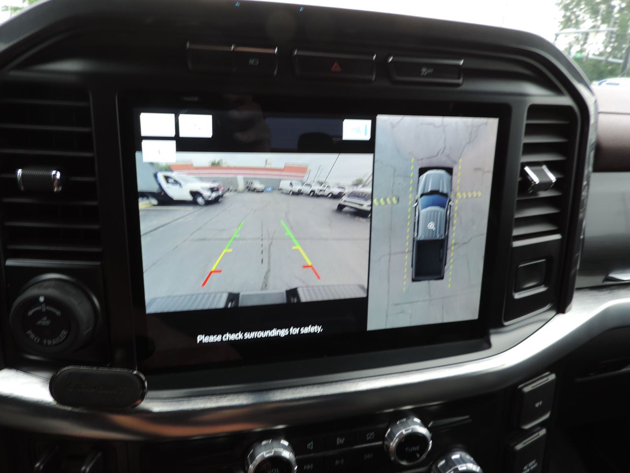 2022 Ford F-150 SuperCrew Lariat 4WD