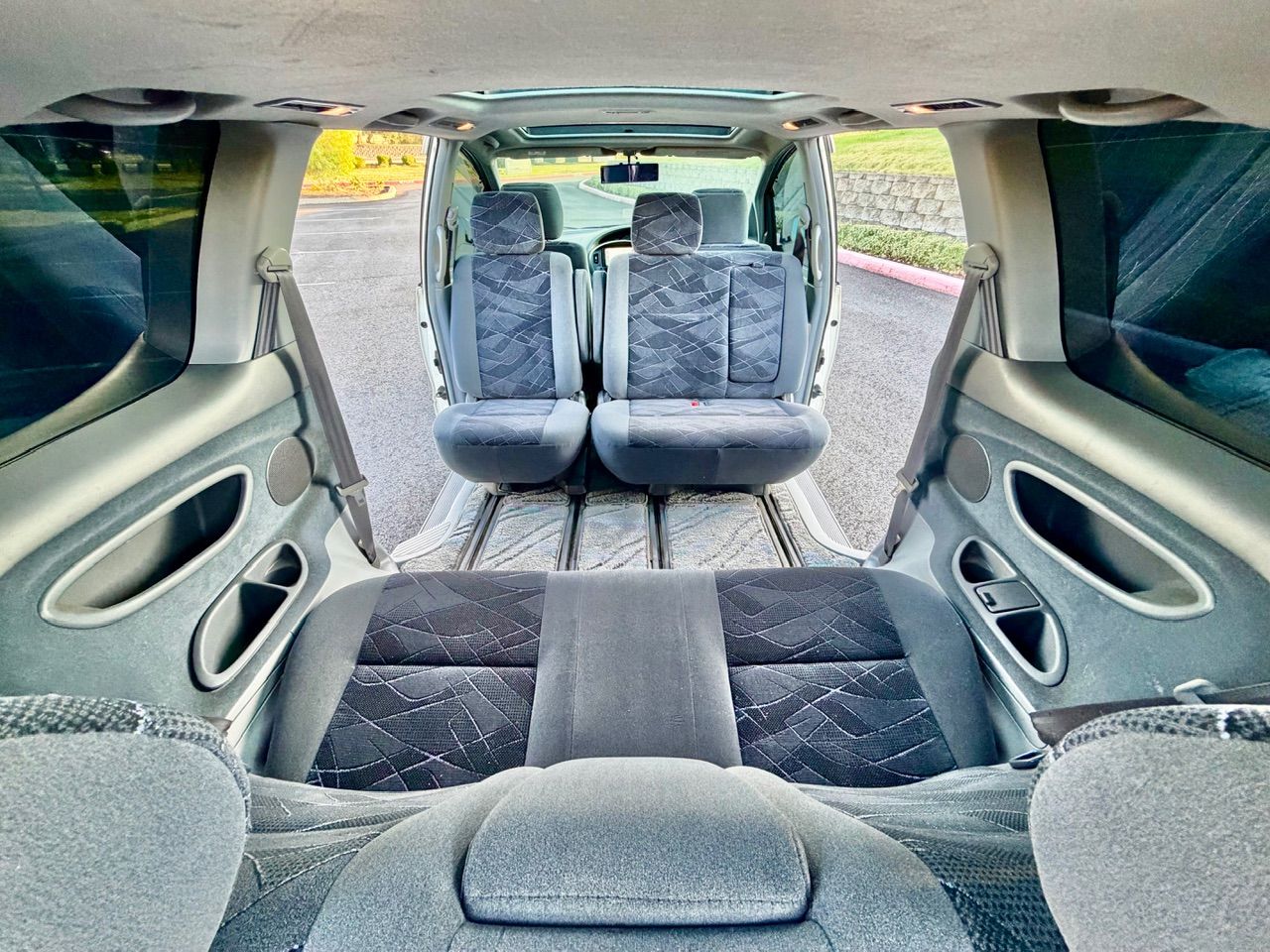 2000 Toyota Estima 3.0 Aeras FWD, 18” Wheels, Kakimoto Exhaust, Auto