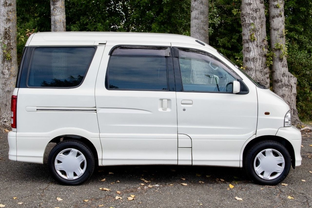 2001 Toyota Sparky X 4WD, AC, PW, PL, Fully Loaded, Automatic