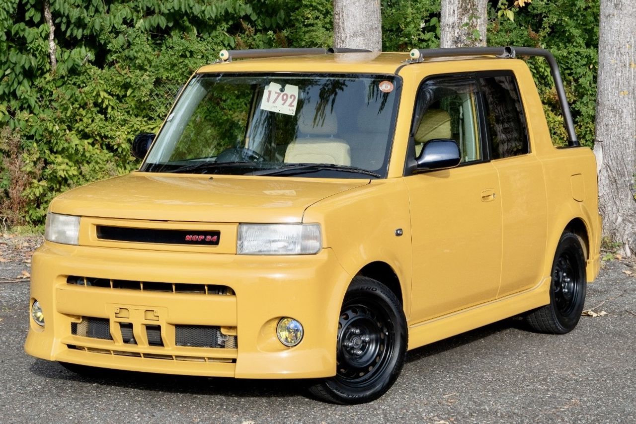2001 Toyota bB Open Deck FWD, Fully Loaded, Automatic, Rare!
