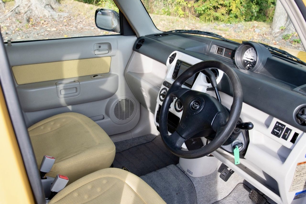 2001 Toyota bB Open Deck FWD, Fully Loaded, Automatic, Rare!