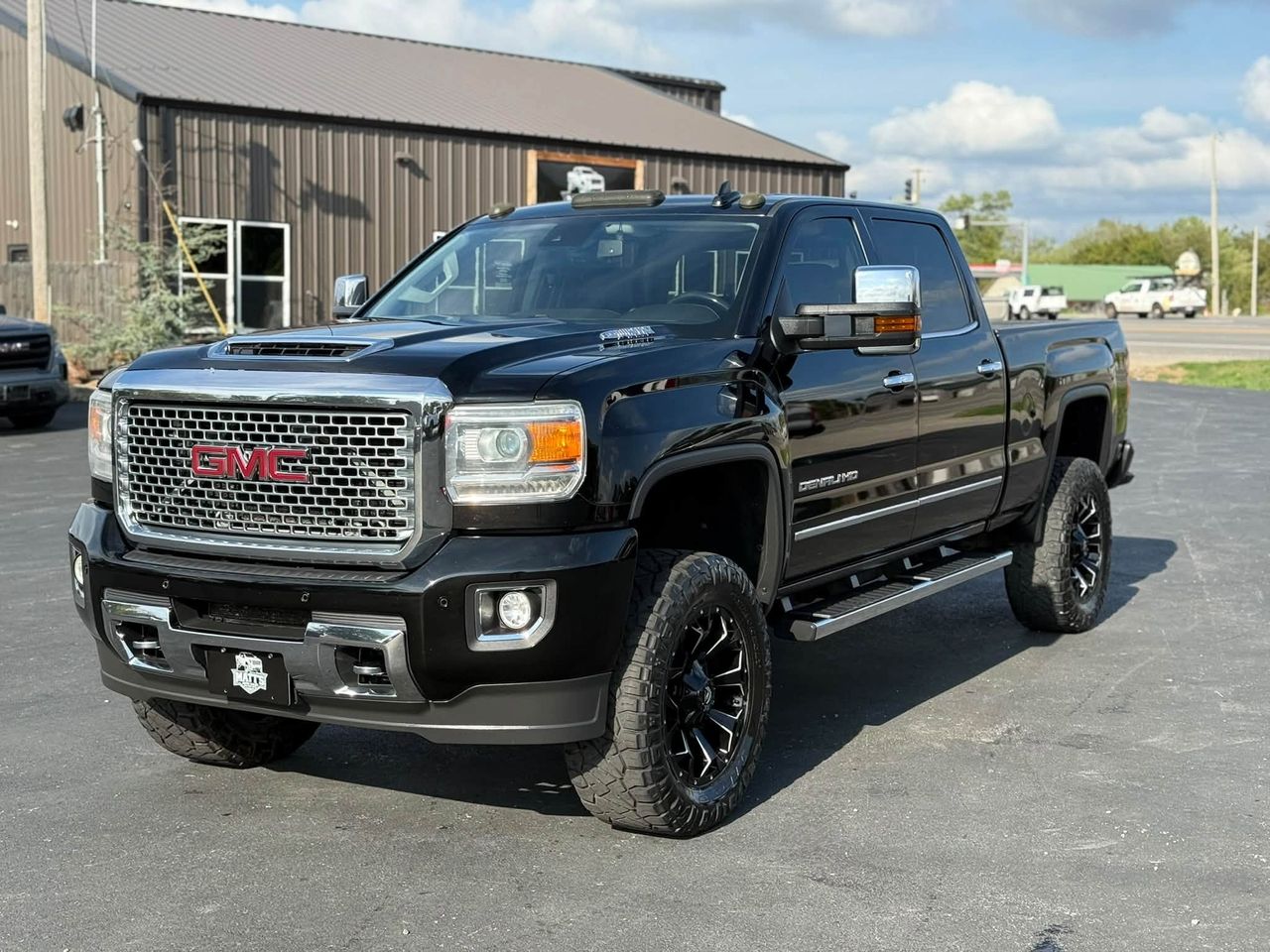 2017 GMC Sierra 2500HD Denali Crew Cab 4WD