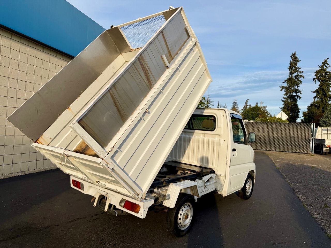 2001 Mitsubishi Minicab HD Deep Dump 4WD, 2Hi-4Hi-4Lo, PS, AC, 5MT
