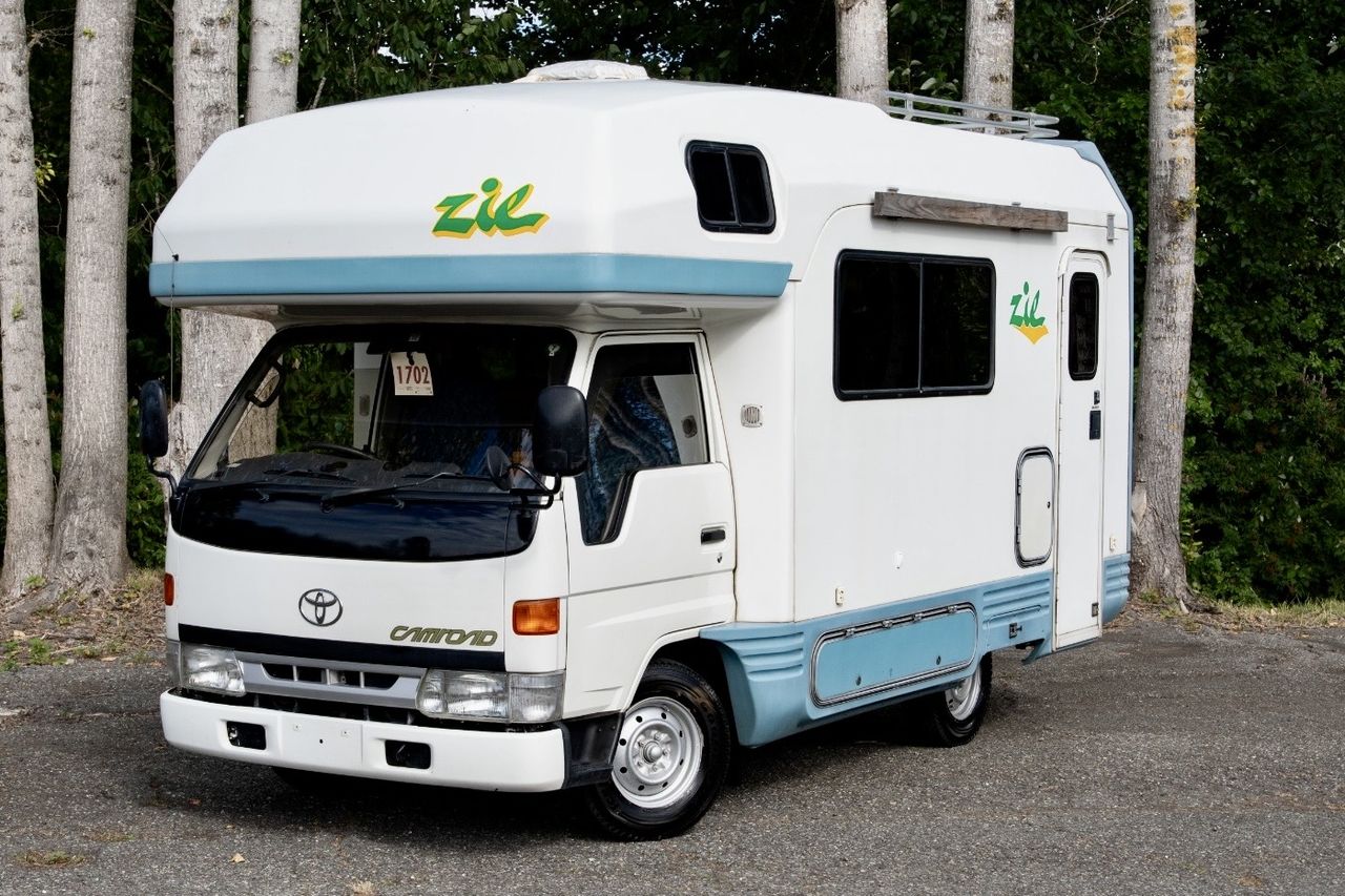 2000 Toyota Camroad  ZiL Camper RWD, Fully Loaded, Automatic
