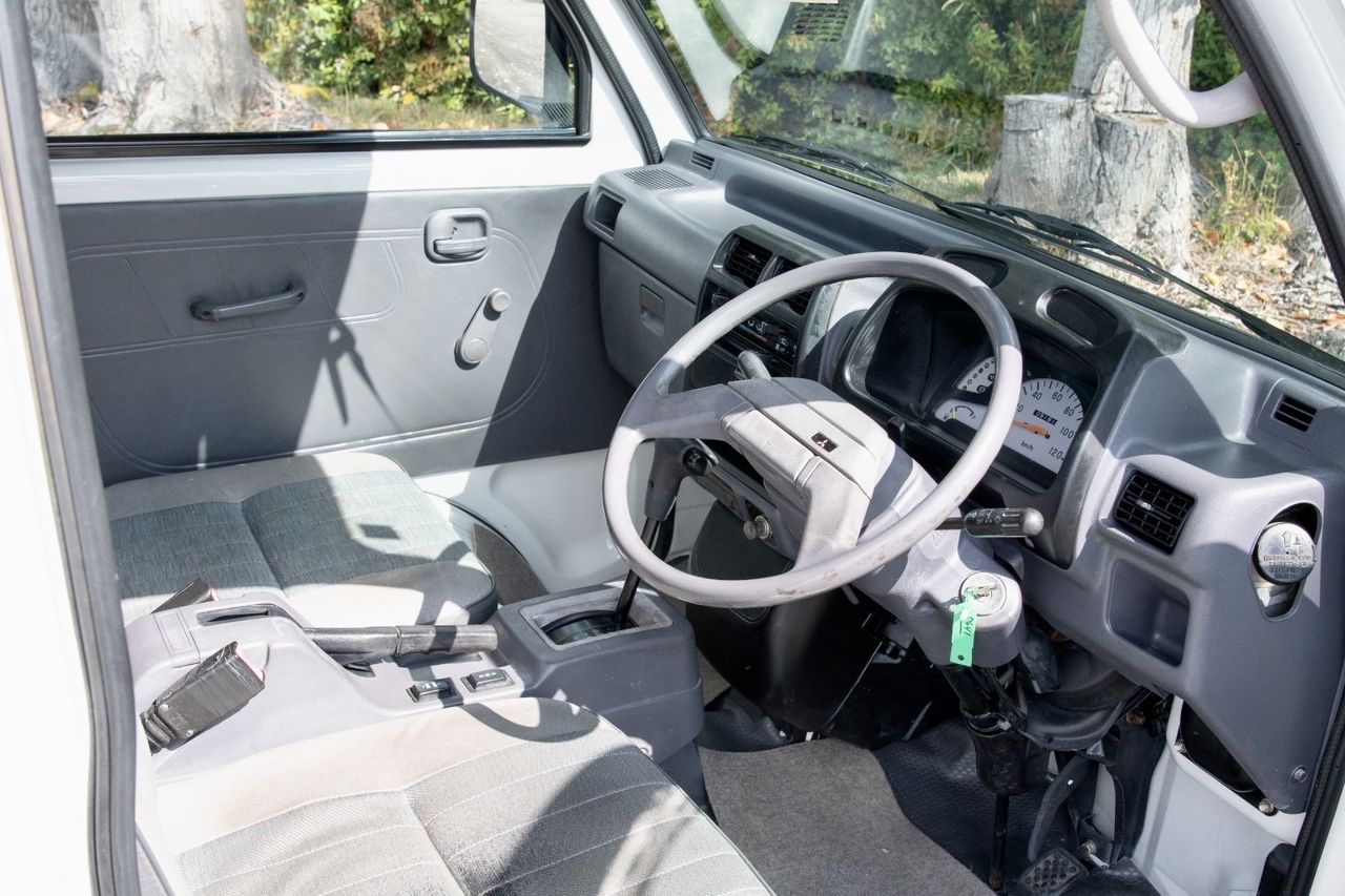 1996 Mitsubishi Minicab EFI 4WD, 2Hi-4Hi, PS, AC, Automatic, Like New!