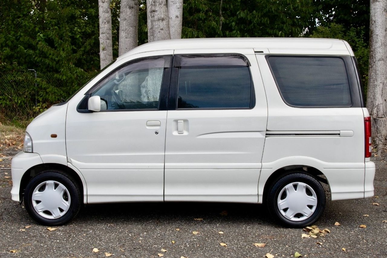 2001 Toyota Sparky X 4WD, AC, PW, PL, Fully Loaded, Automatic