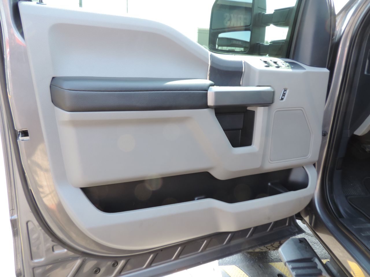 2022 Ford F-250 SD Crew Cab XLT 4WD