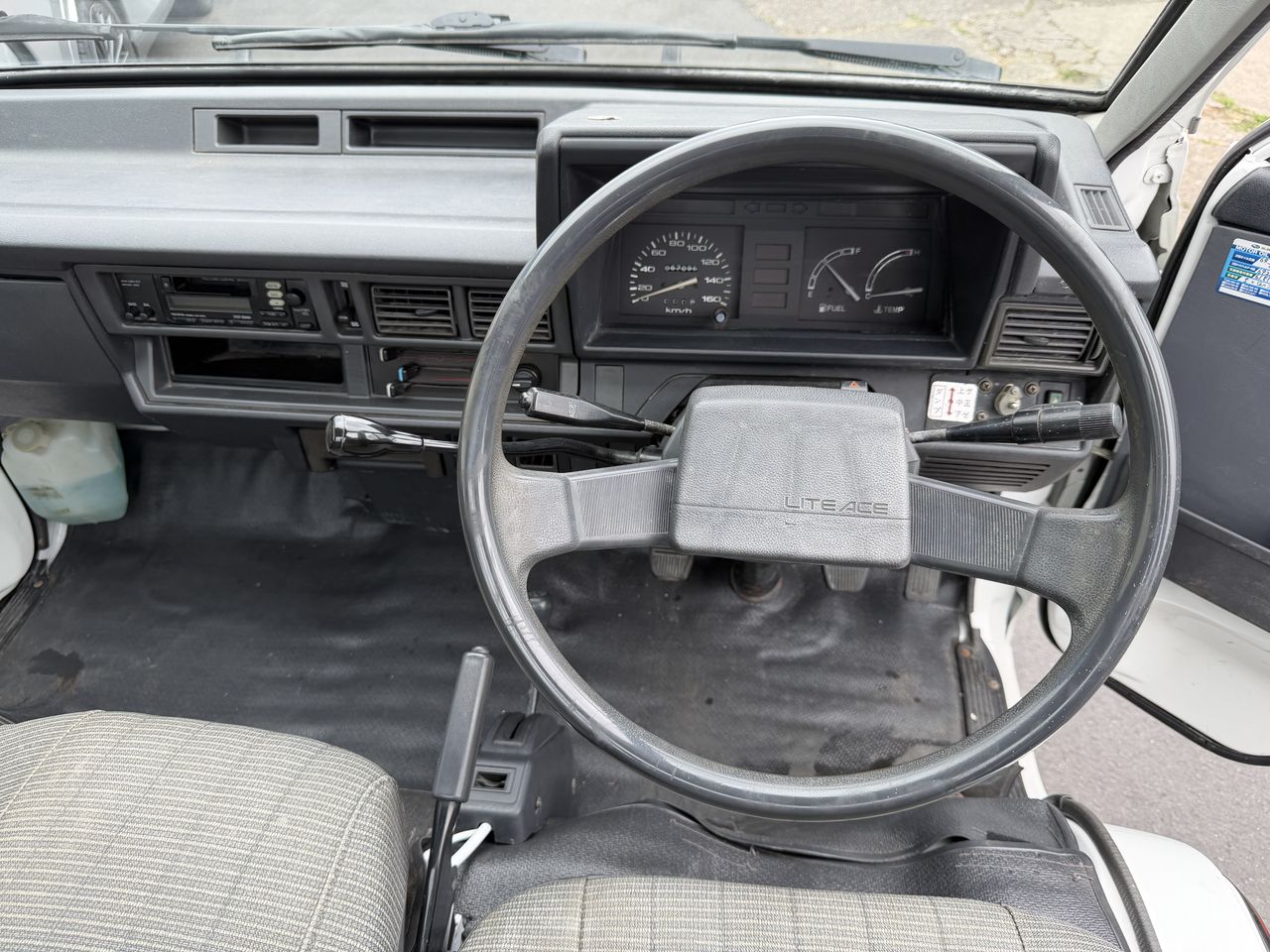 1992 Toyota LiteAce Dump 4WD, 2Hi-4Hi-4Lo, PS, AC, 5MT, 1-Ton