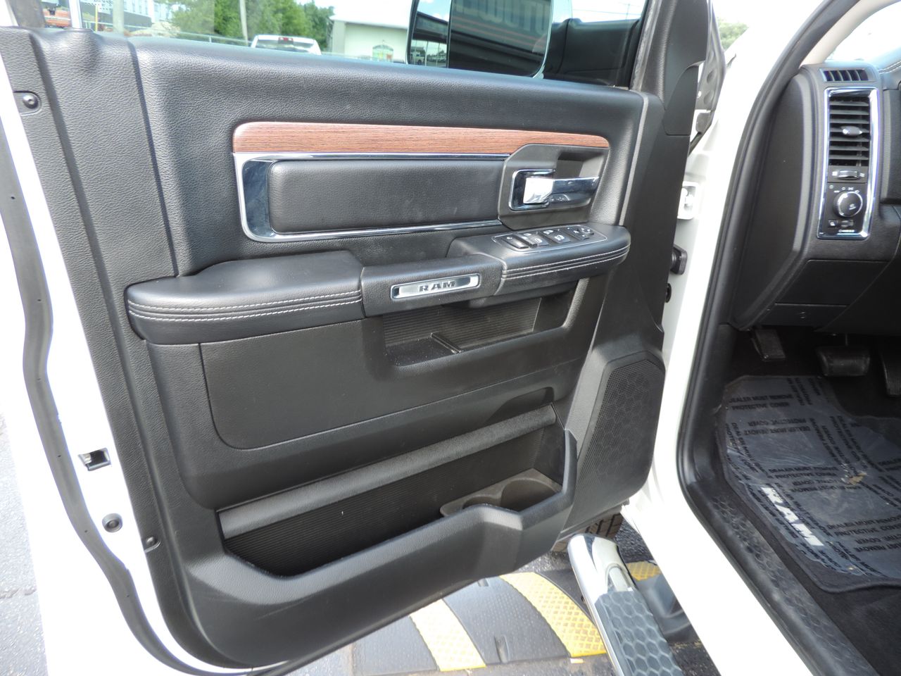 2018 RAM 3500 Crew Cab Laramie DRW 4WD