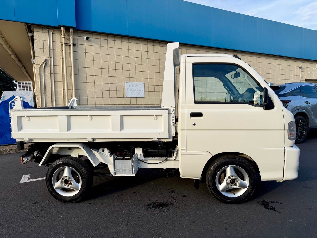 2001 Daihatsu Hi-Jet PTO, HD Dump EFI 4WD, 2Hi-4Hi-4Lo, AC, 5MT