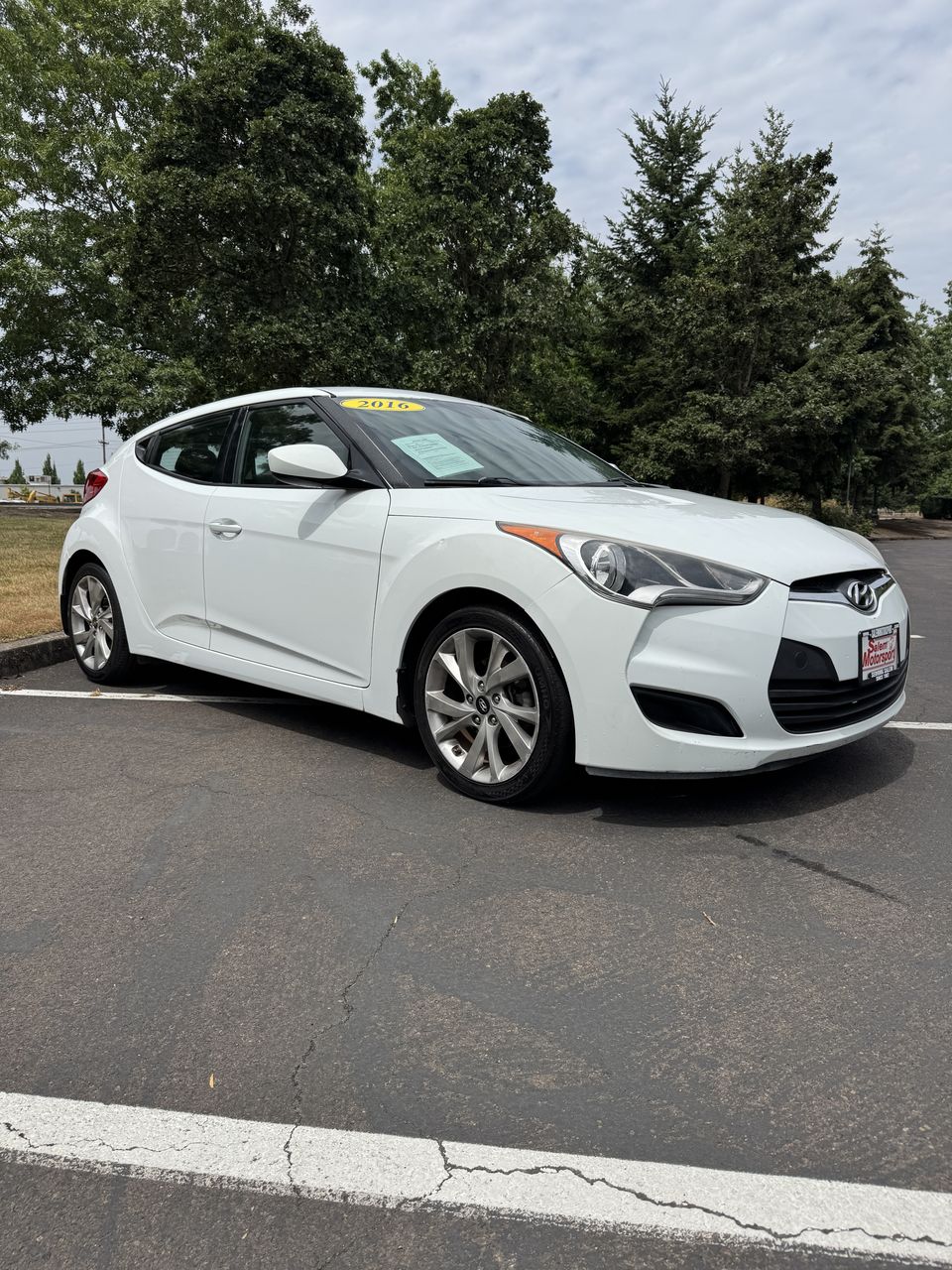 2016 Hyundai Veloster Base 6MT