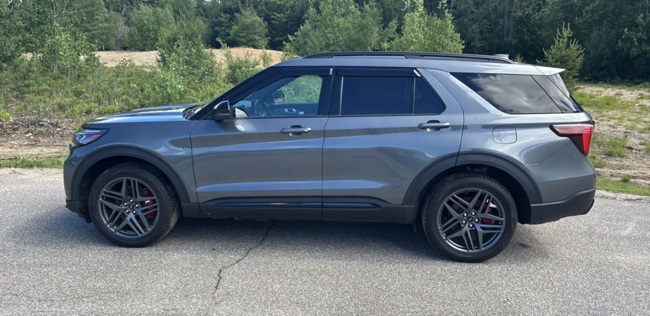 2025 Ford Explorer ST-Line AWD