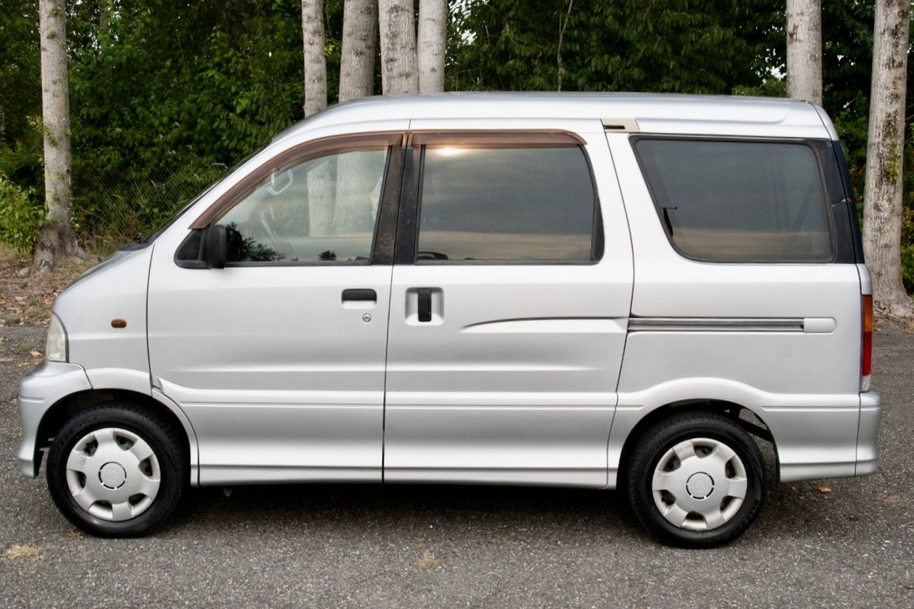 2001 Daihatsu Atrai 7 EFI 1.3L 4WD, PW, PL, PS, AC, 7 Passenger, 5MT