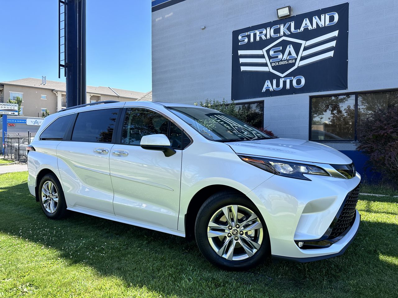 2024 Toyota Sienna XLE 7-Passenger AWD